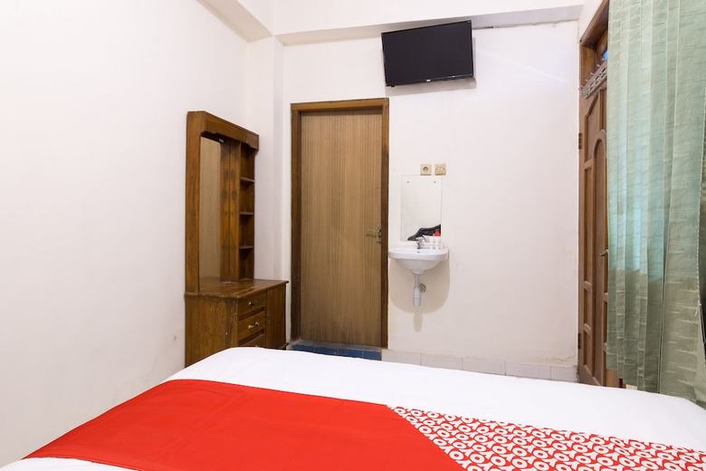 Hostal Oyo 1412 Hotel Prayogo III