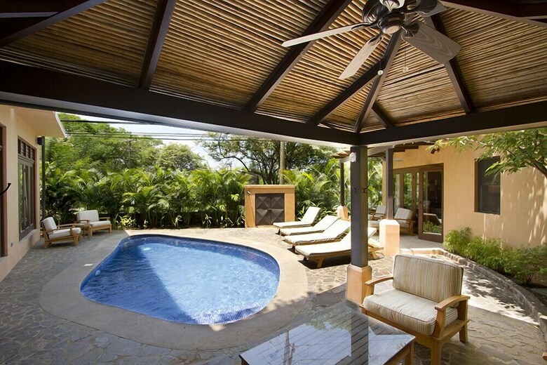 Jet Luxury At Langosta Beachresortvillas