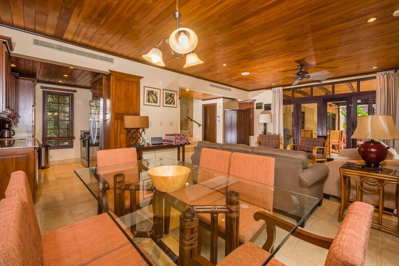 Jet Luxury At Langosta Beachresortvillas