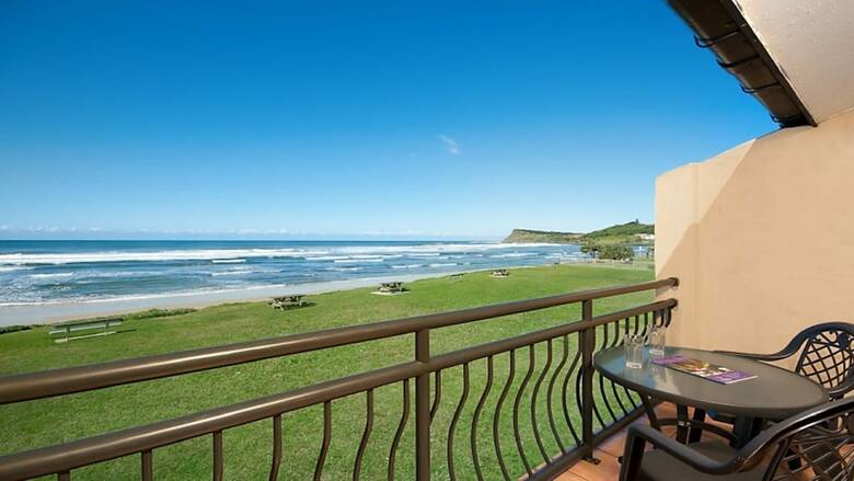 10t Beachfront Apartments