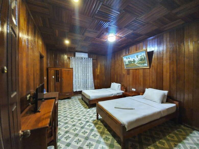 Sam Moon's Hotel Angkor Wooden House