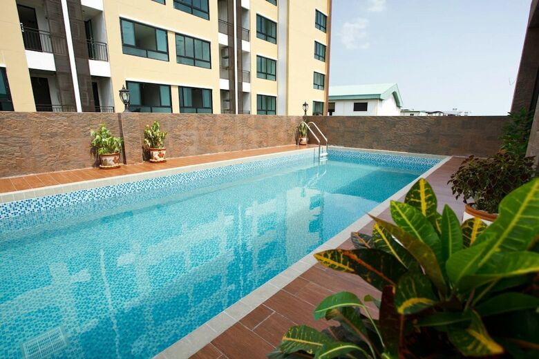 Hotel Alisha Court