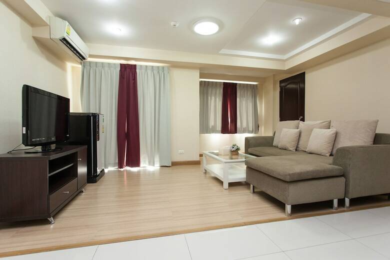 Hotel Alisha Court