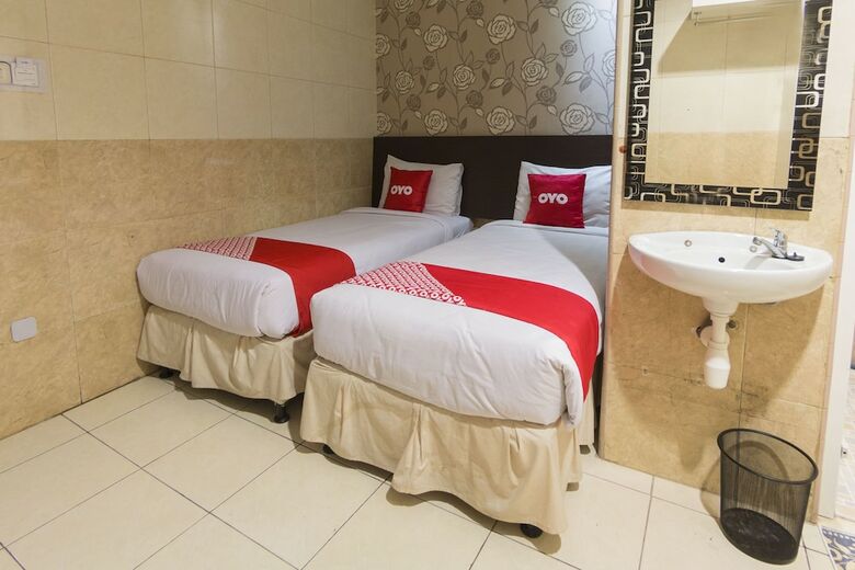 Hotel Oyo 1702 Harmoni Inn Makassar