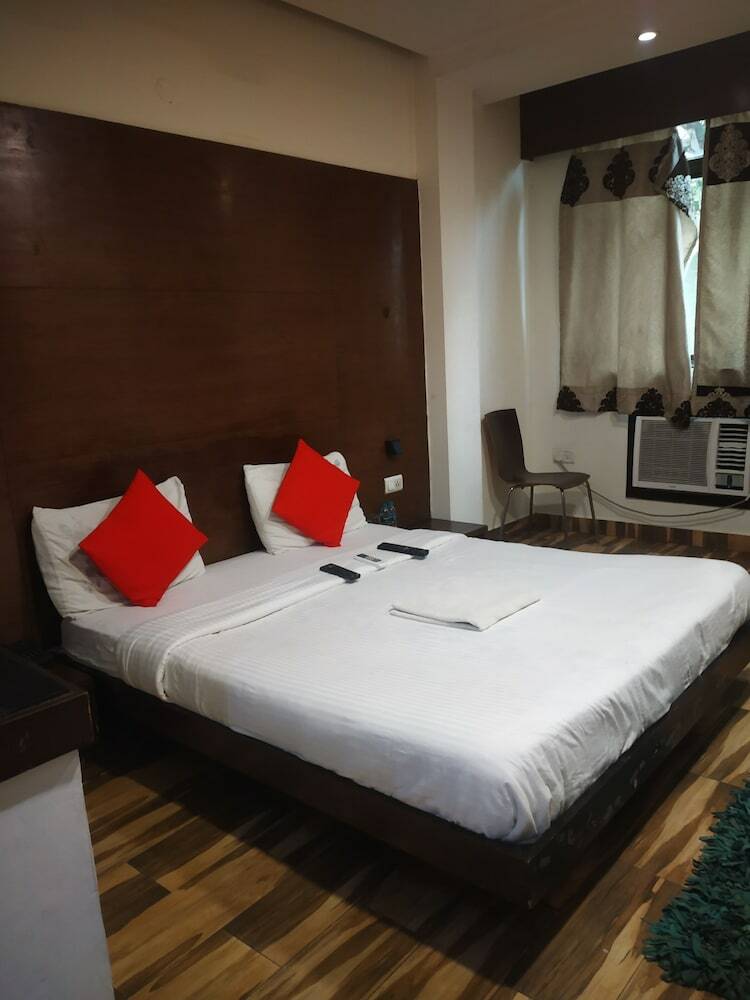 Hotel Adb Rooms Glance Inn Laxmi Nagar