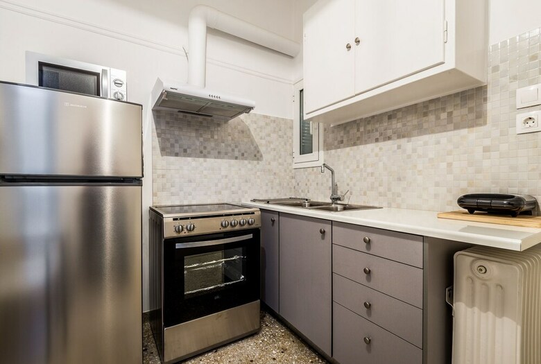 Homey Apartment For 4 People In Koukaki