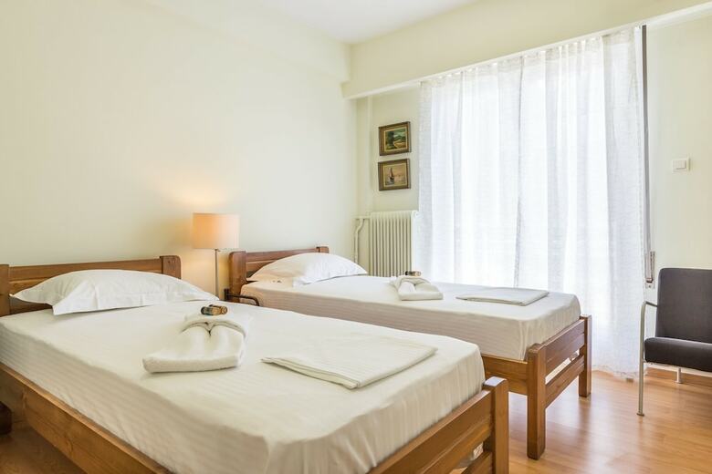 Central Apartment With 5 Bedrooms