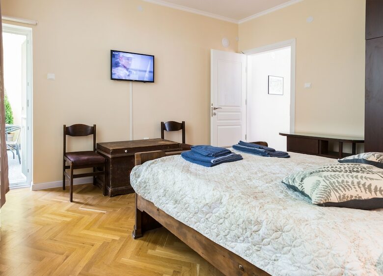 Fm Deluxe 2-bdr Apartment - Bright And Cozy