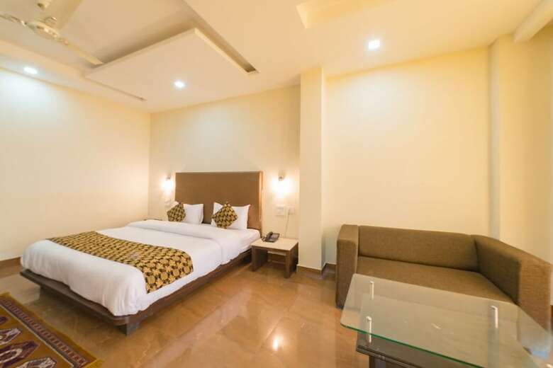 Hotel Dal Lake Resort