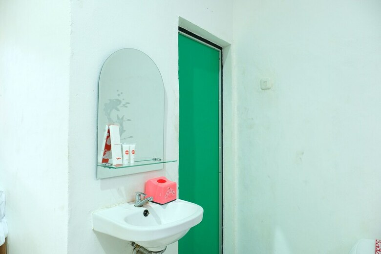 Hostal Oyo 1853 Guest House D'makmoer