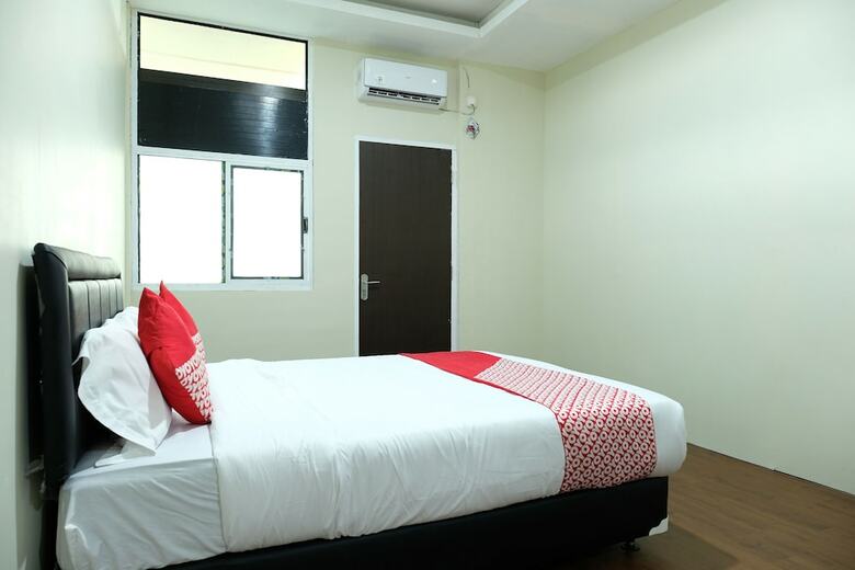 Hostal Oyo 1853 Guest House D'makmoer
