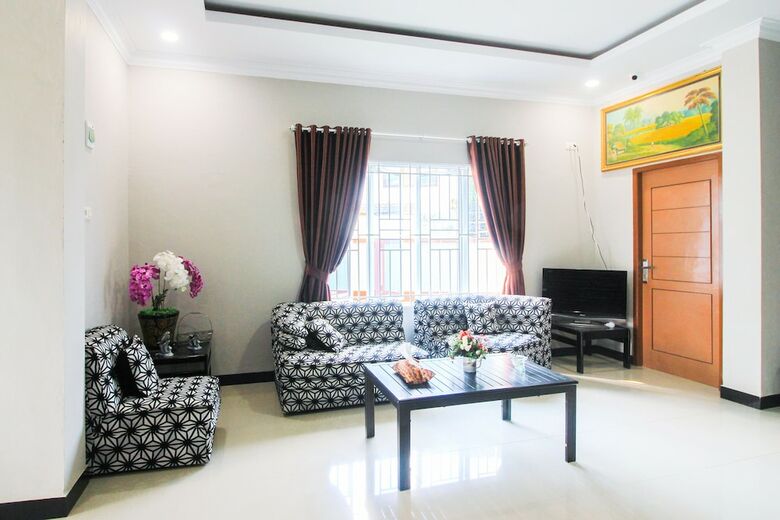 Hostal Oyo 1653 Fajar Residence