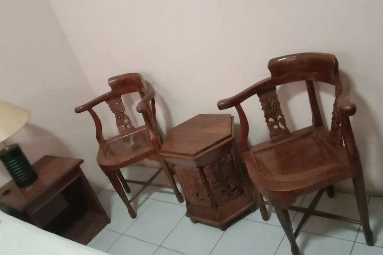 Hostal Oyo 1751 Hotel Trihadhi