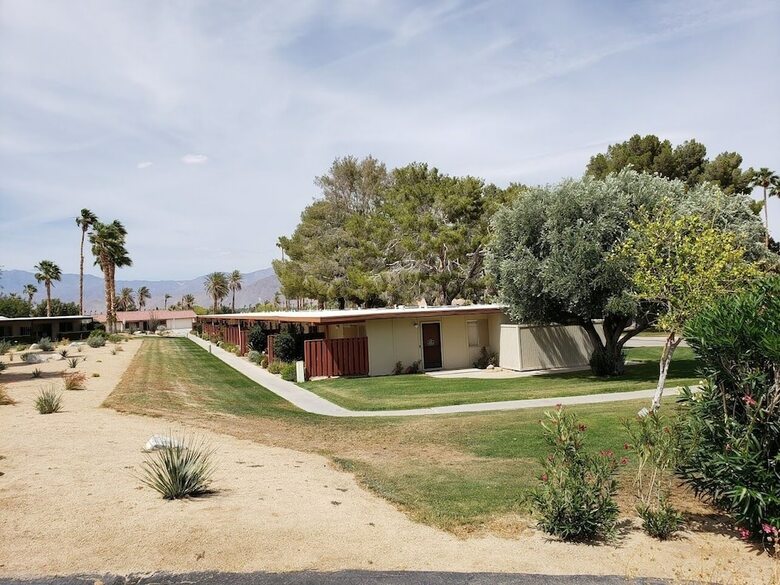 Hotel Borrego Springs  Embassy