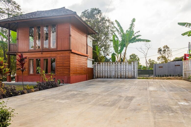Hotel Oyo 1458 Kanaka Residence