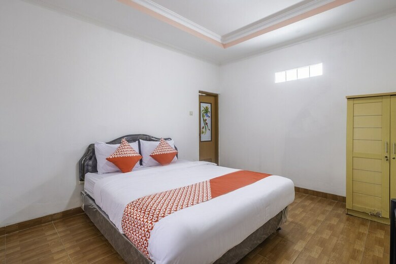 Hostal Oyo 1541 Puri Cikole Asri