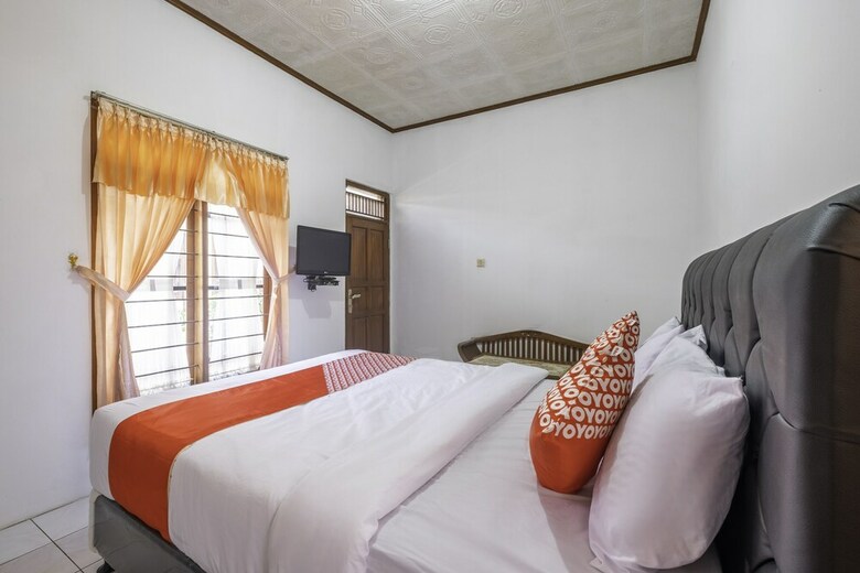 Hostal Oyo 1541 Puri Cikole Asri