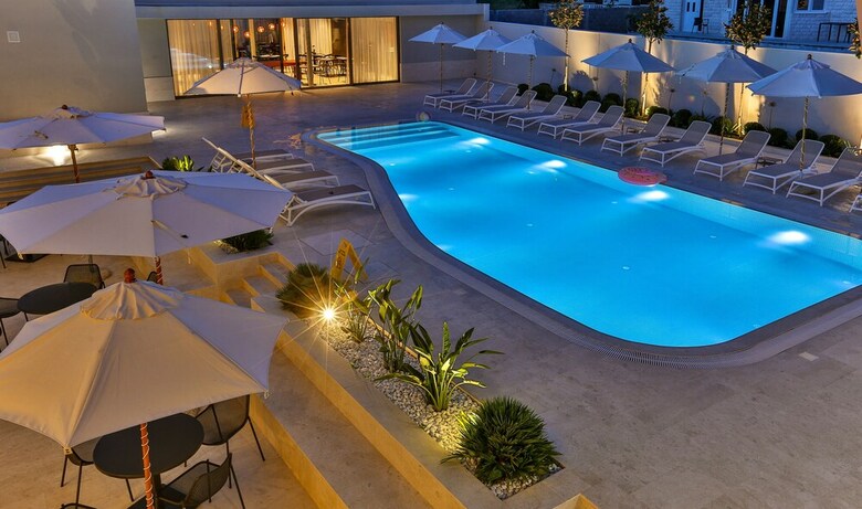 Avanti Hotel & Spa