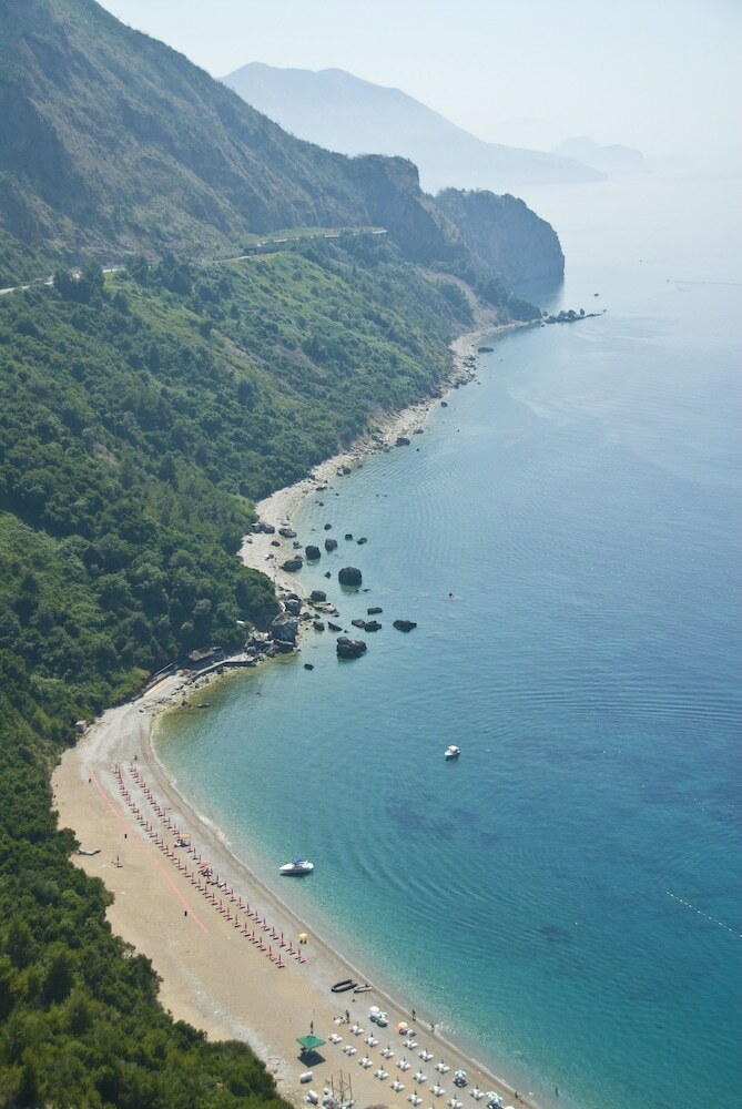Avanti Hotel & Spa