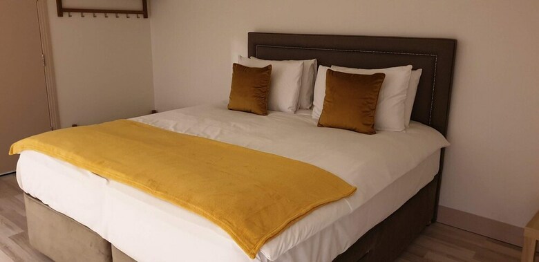 Hotel Harlestone Retreat- Adults Only