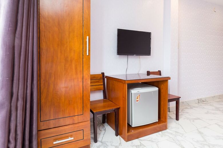 Oyo 560 Le Ngan Phung Hotel