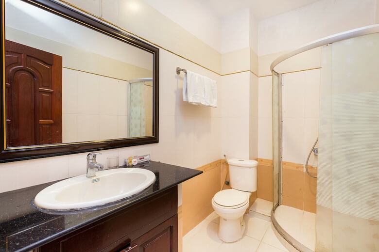 Oyo 560 Le Ngan Phung Hotel