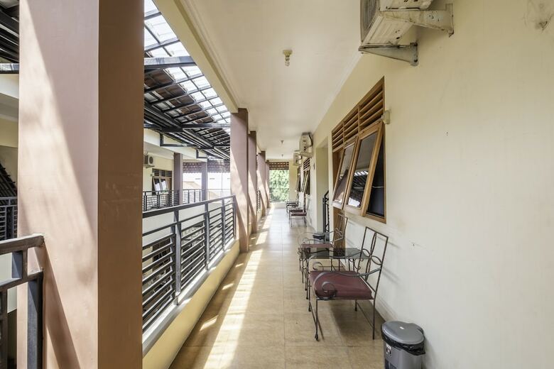 Hotel Oyo 2121 Pondok Nazwa