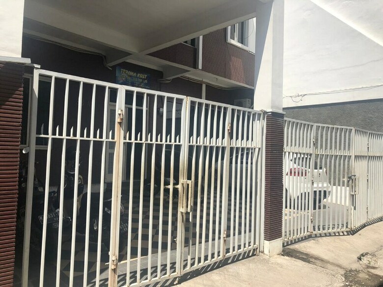 Hostal Oyo 1893 Omah Dharma - Adults Only