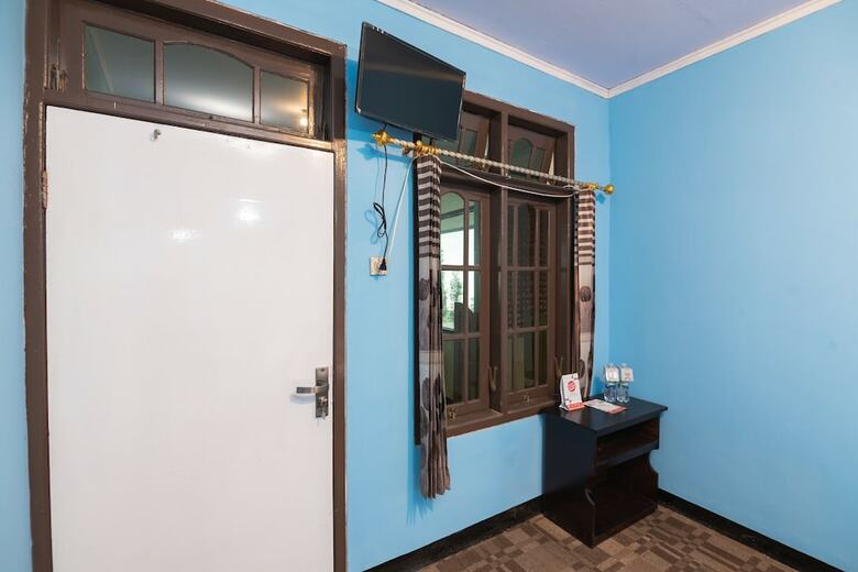 Hotel Oyo 1852 Intan Bromo Homestay