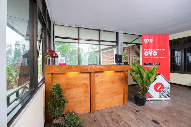 Hotel Oyo 1852 Intan Bromo Homestay