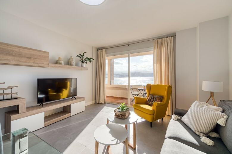 Bright Beachfront Apartment