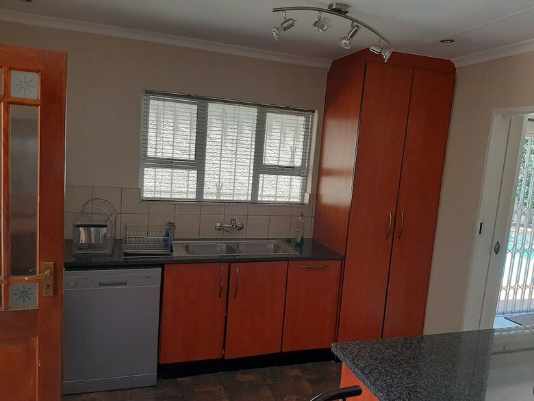 Hotel African Rose Guesthouse