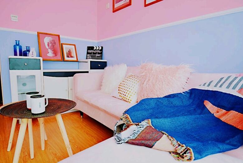 Apartamentos Avatar Gallery Large Queen Bed & High Rise View