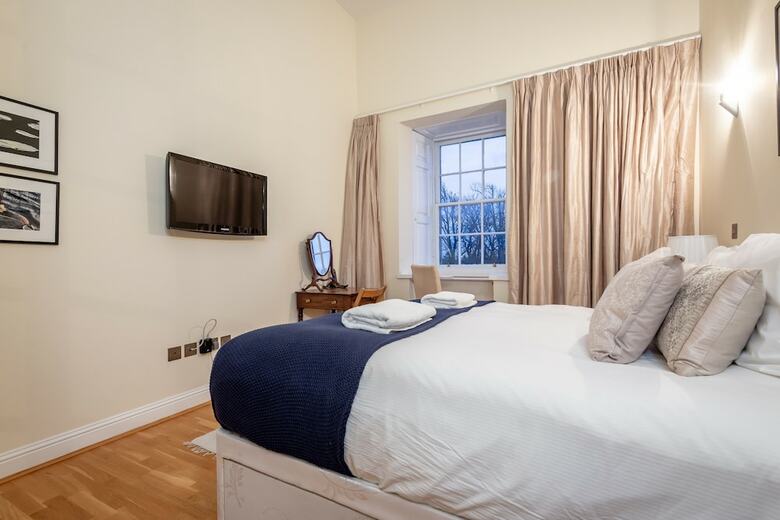 Majestic Apartment In Elie House