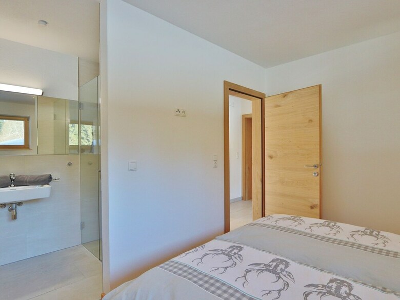 Sunlit Apartment Near Forest In Itter
