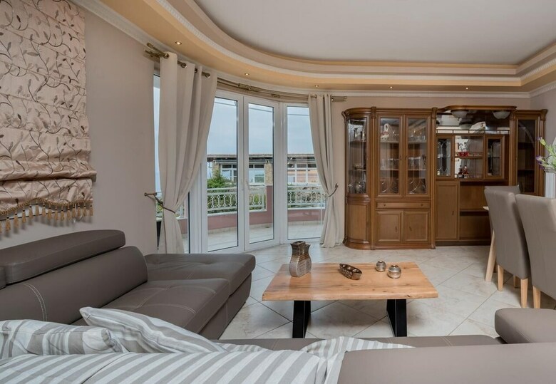 Vicky's Luxury Apartment With Sea View