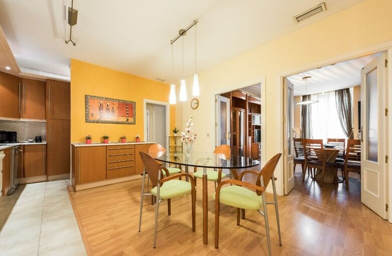 M&f Fuencarral Apartamento