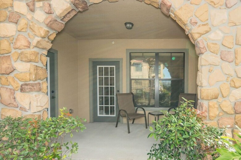 2 Bedroom 2 Bath Condo In Bella Piazza Resort