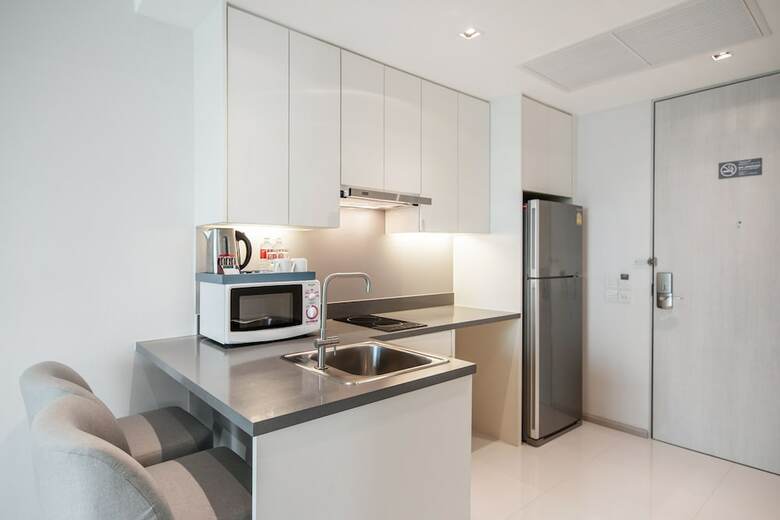 Hotel Posh Residence Thonglor By Favstay