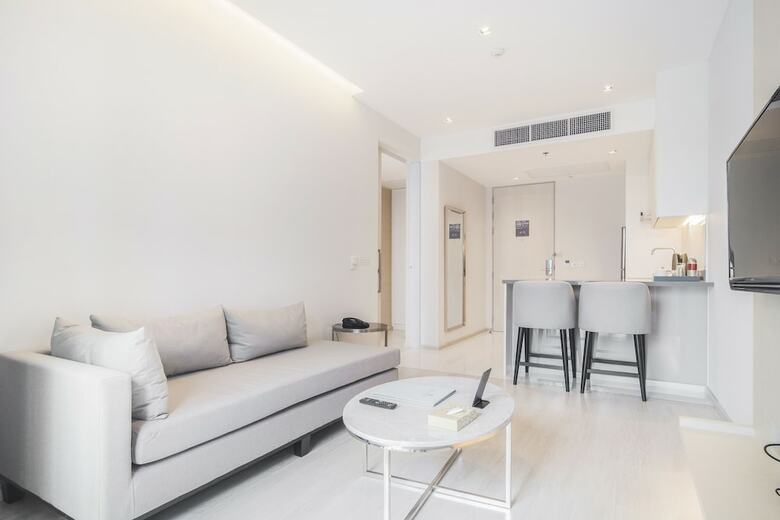 Hotel Posh Residence Thonglor By Favstay