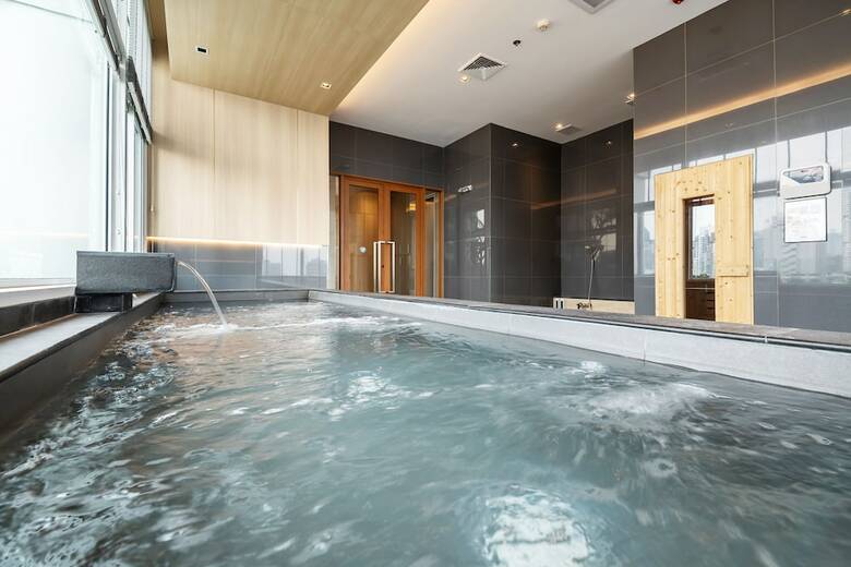 Hotel Posh Residence Thonglor By Favstay