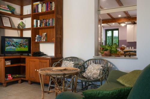 Villa Holiday Home Ladonja