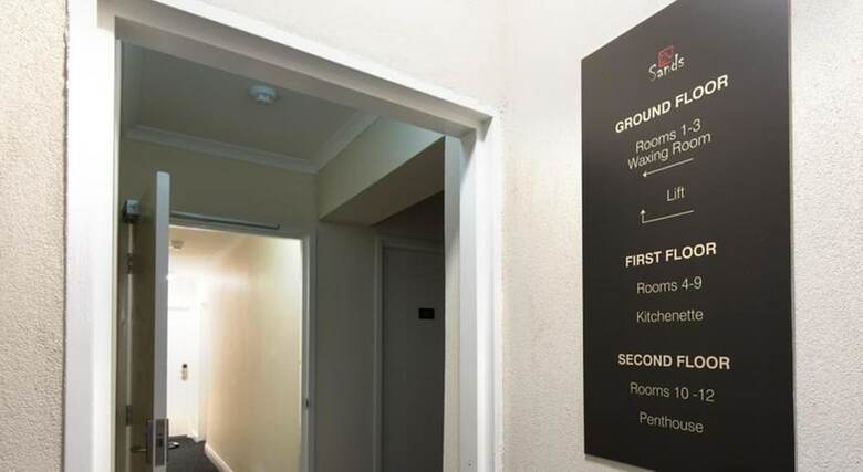 Hotel Lily Sands Inn