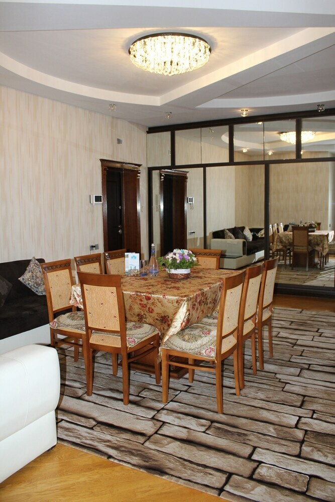 Apartment On Akademik Sh. Azizbayov 88a