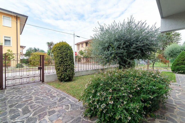 Torre Roomy Apartment