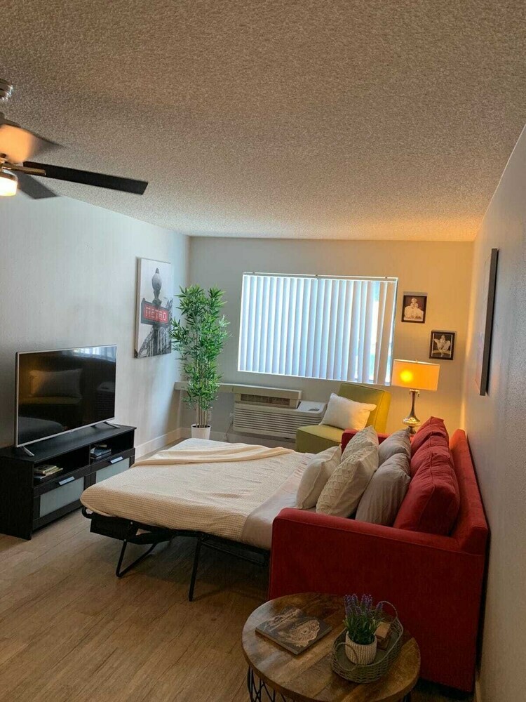 Apartamentos Hollywood Spacious Place