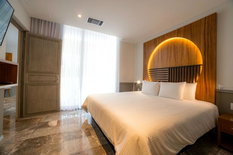 Aparthotel Singular Joy Vacation Rentals