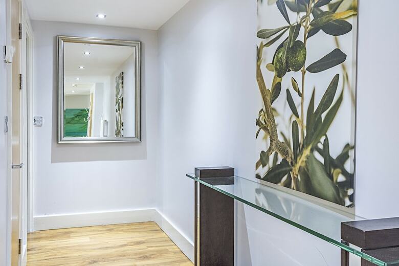 Canary Wharf Luxury Apartments