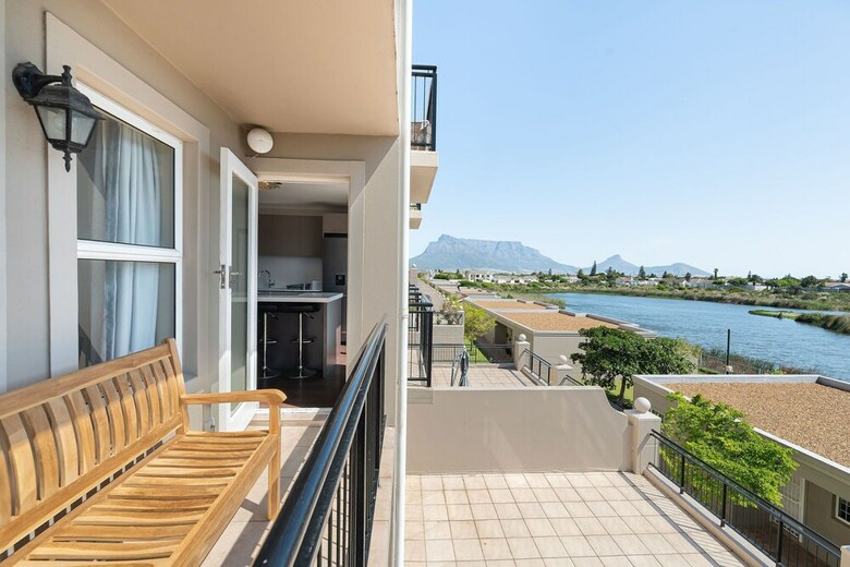 Century On Lake Luxury Apartments