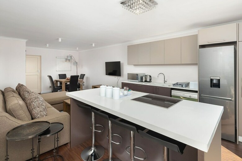 Century On Lake Luxury Apartments